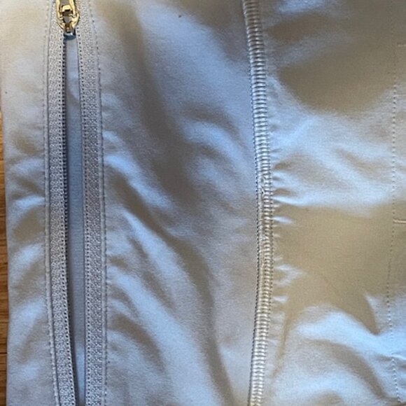 Lululemon Speedup Shorts - Picture 2 of 2